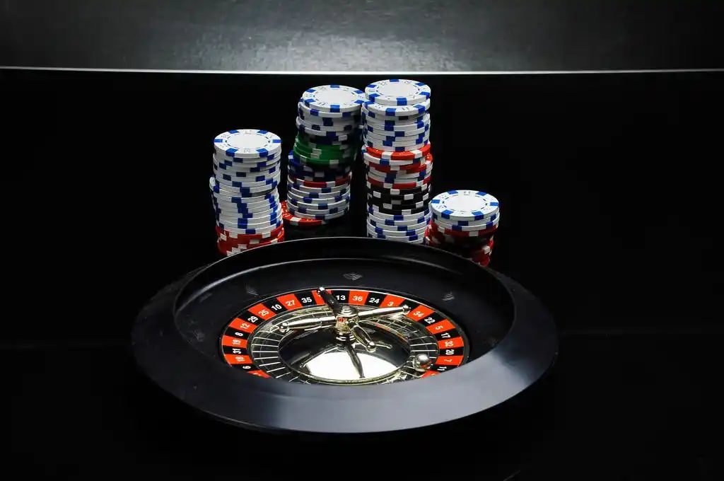 Giao diện phòng Bingo trực tuyến mm88b với thẻ số và bảng kết quả trên điện thoại